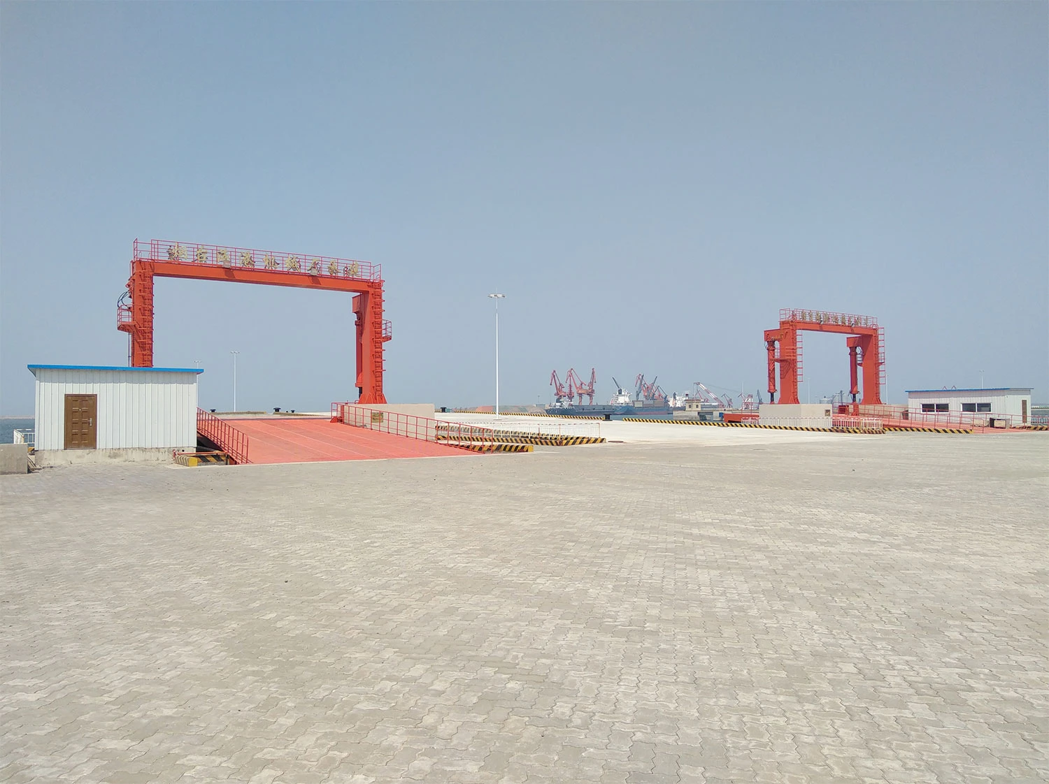 Reach Stacker forklift remote monitoring reduces idle time