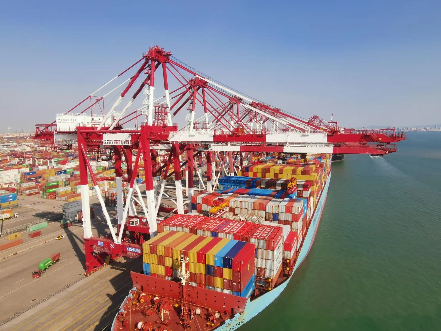 Ship crane blind-spot sensing for deck safety