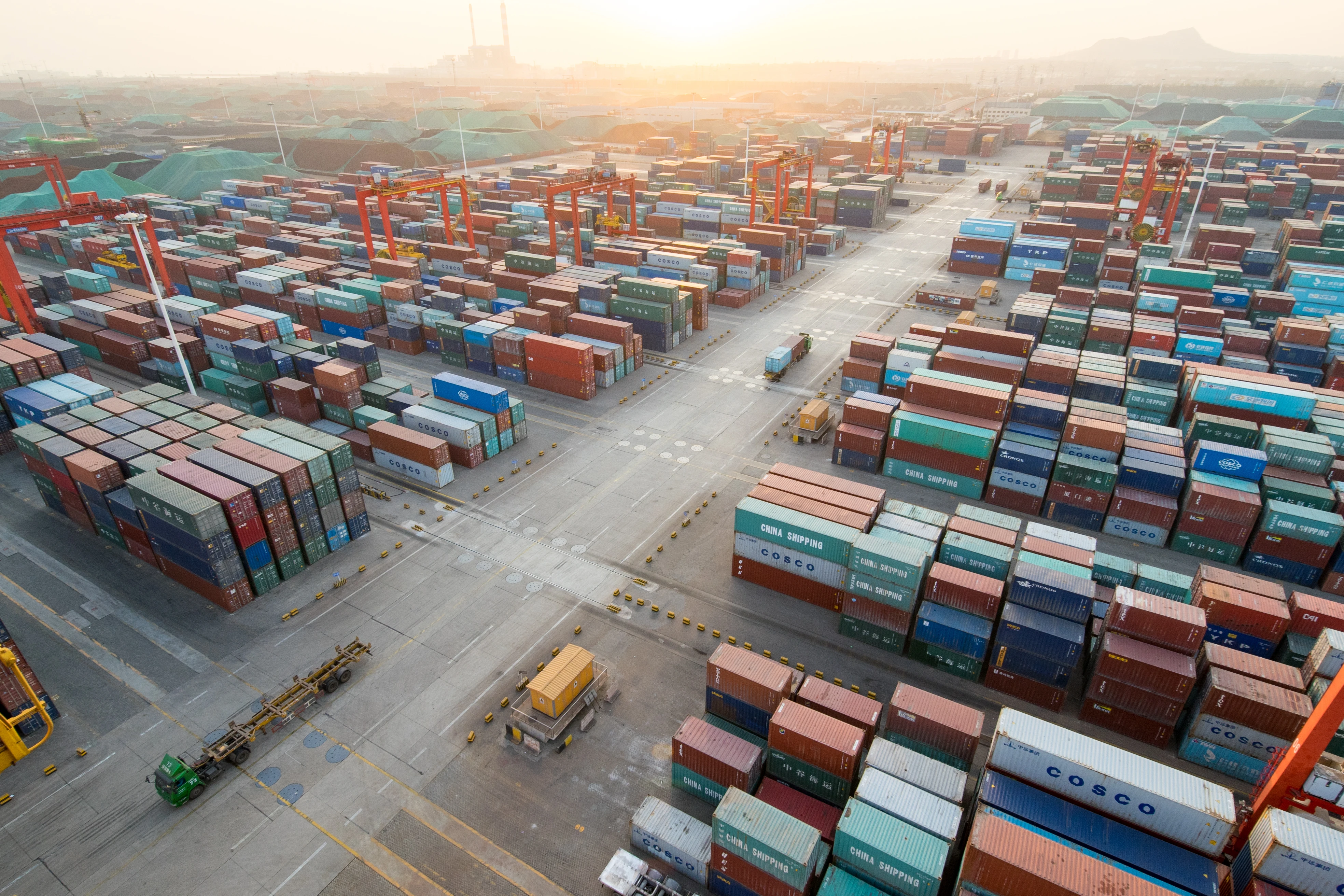 Reach Stacker dispatch: stop random task switching
