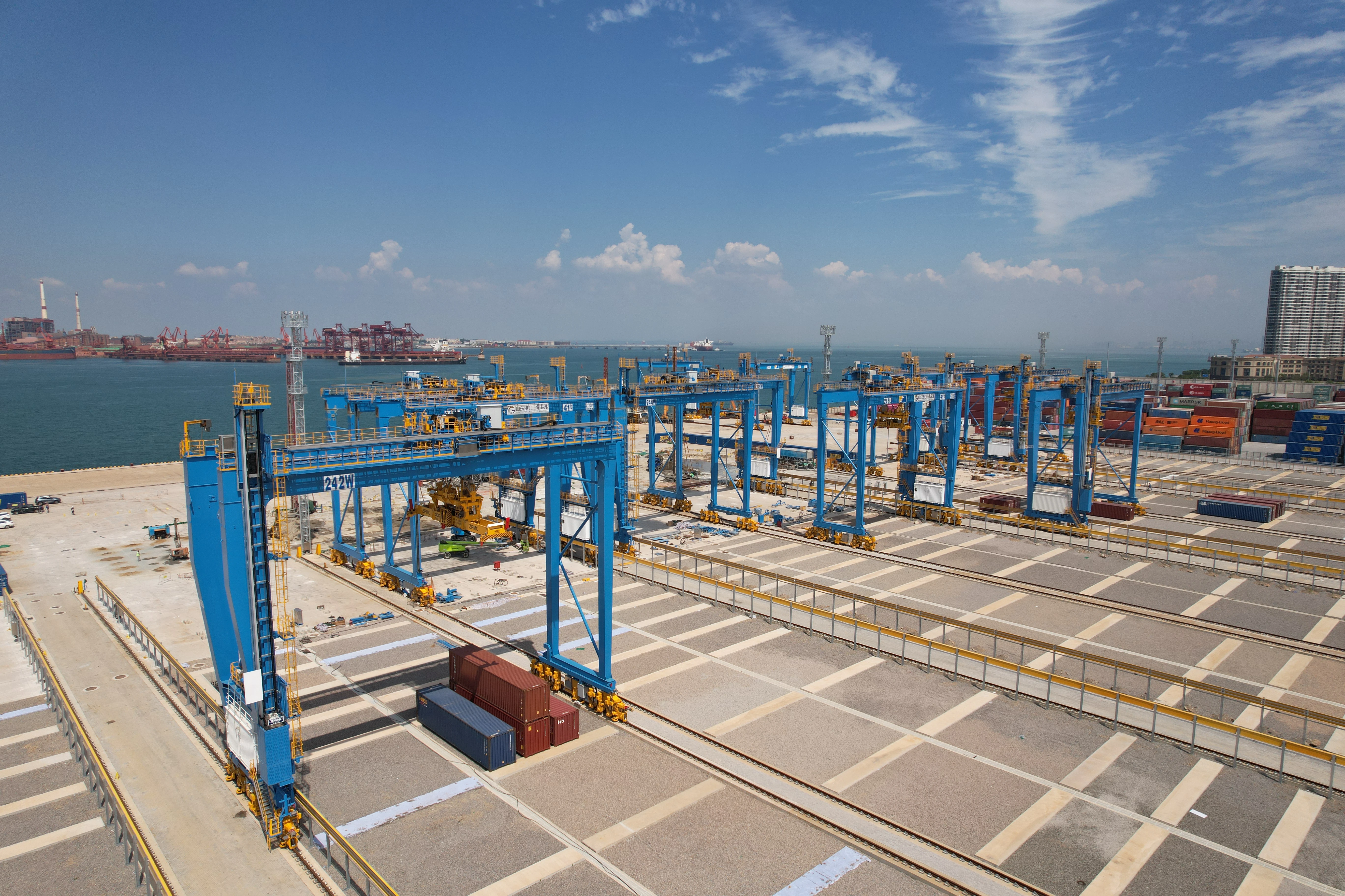 Container gantry crane auto moves: risk controls
