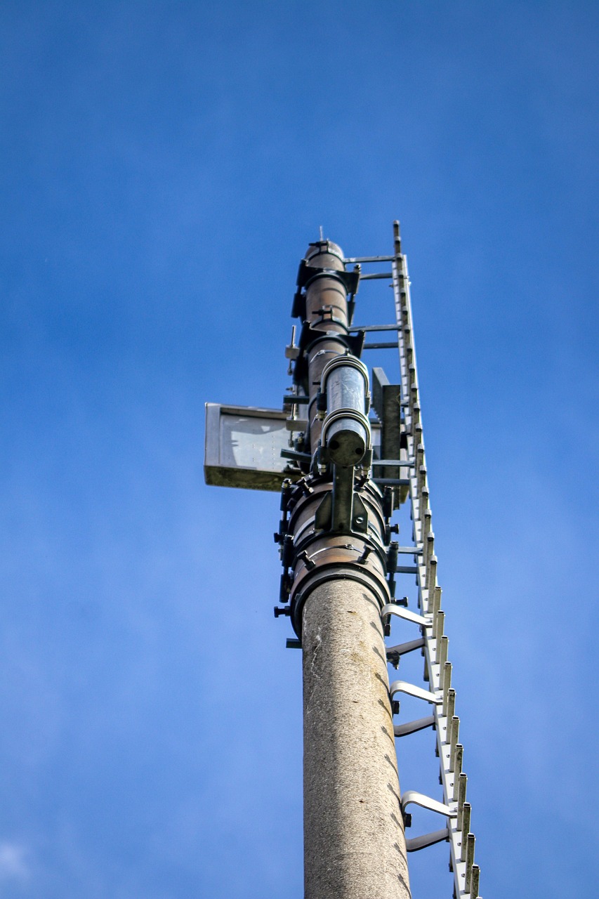 The Heart of Telecom Backup: How Rectifiers and Battery Banks Work Together for Uptime