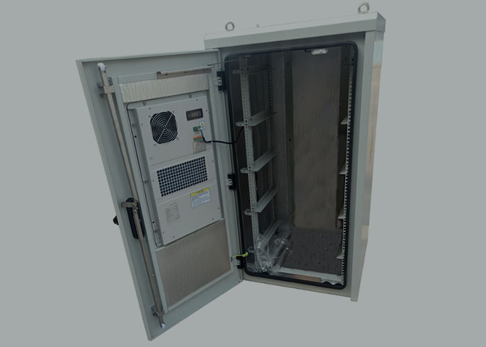 Smart Features in Outdoor Communication Cabinets