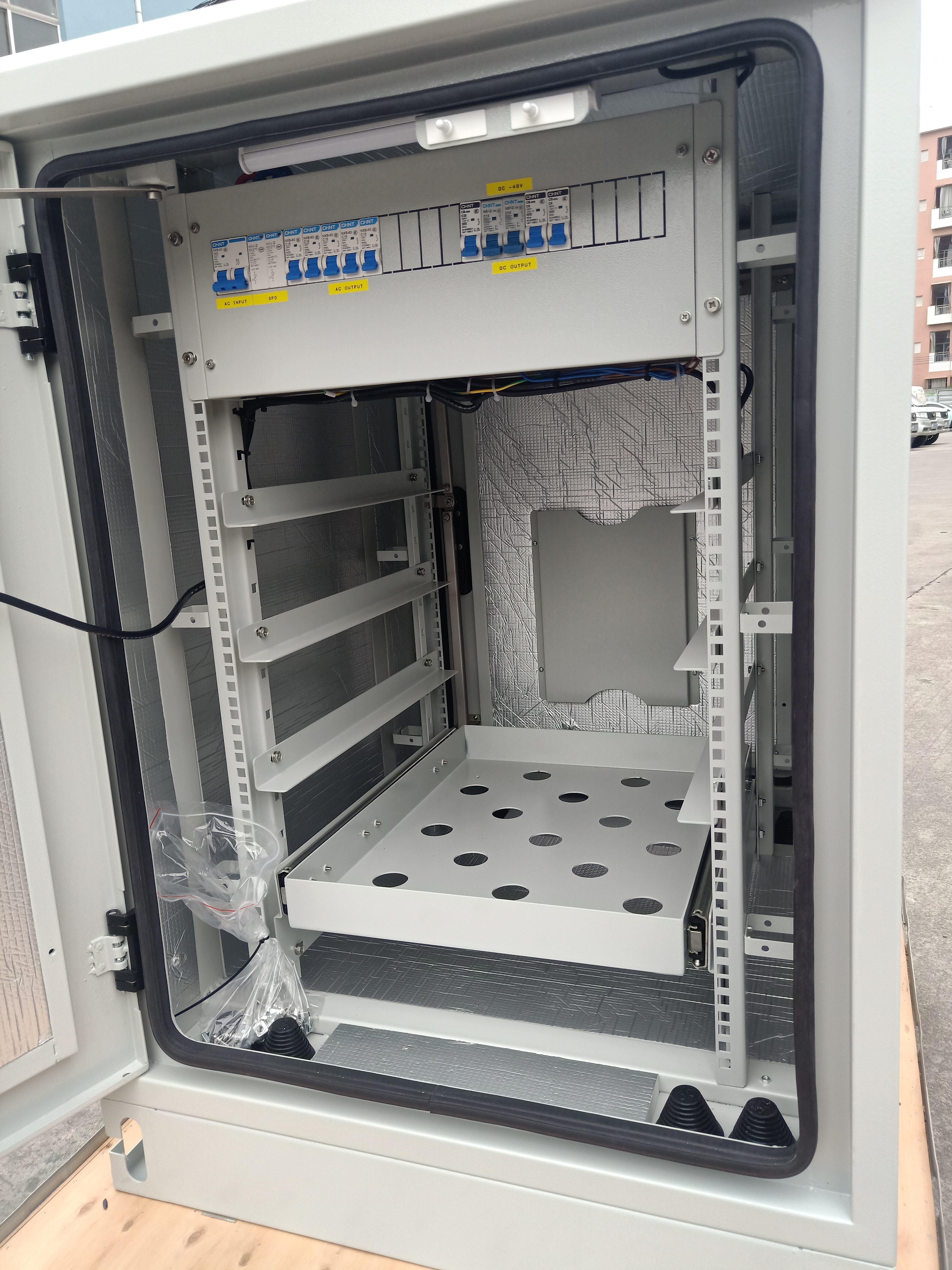 Top Features of Outdoor Communication Cabinets for CCTV and Traffic Systems