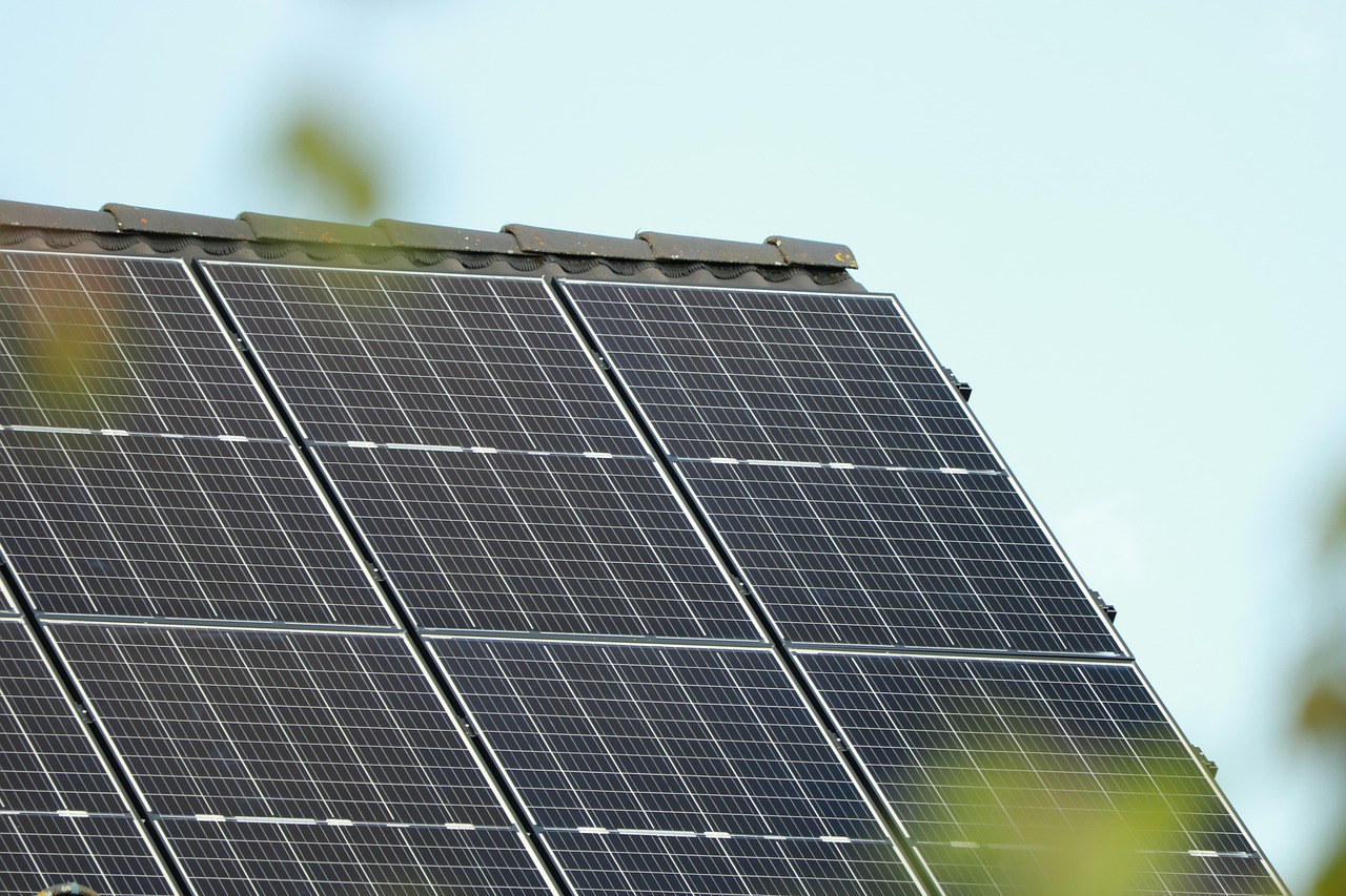 What to Consider When Choosing Steel Structures for Solar Panels in 2025