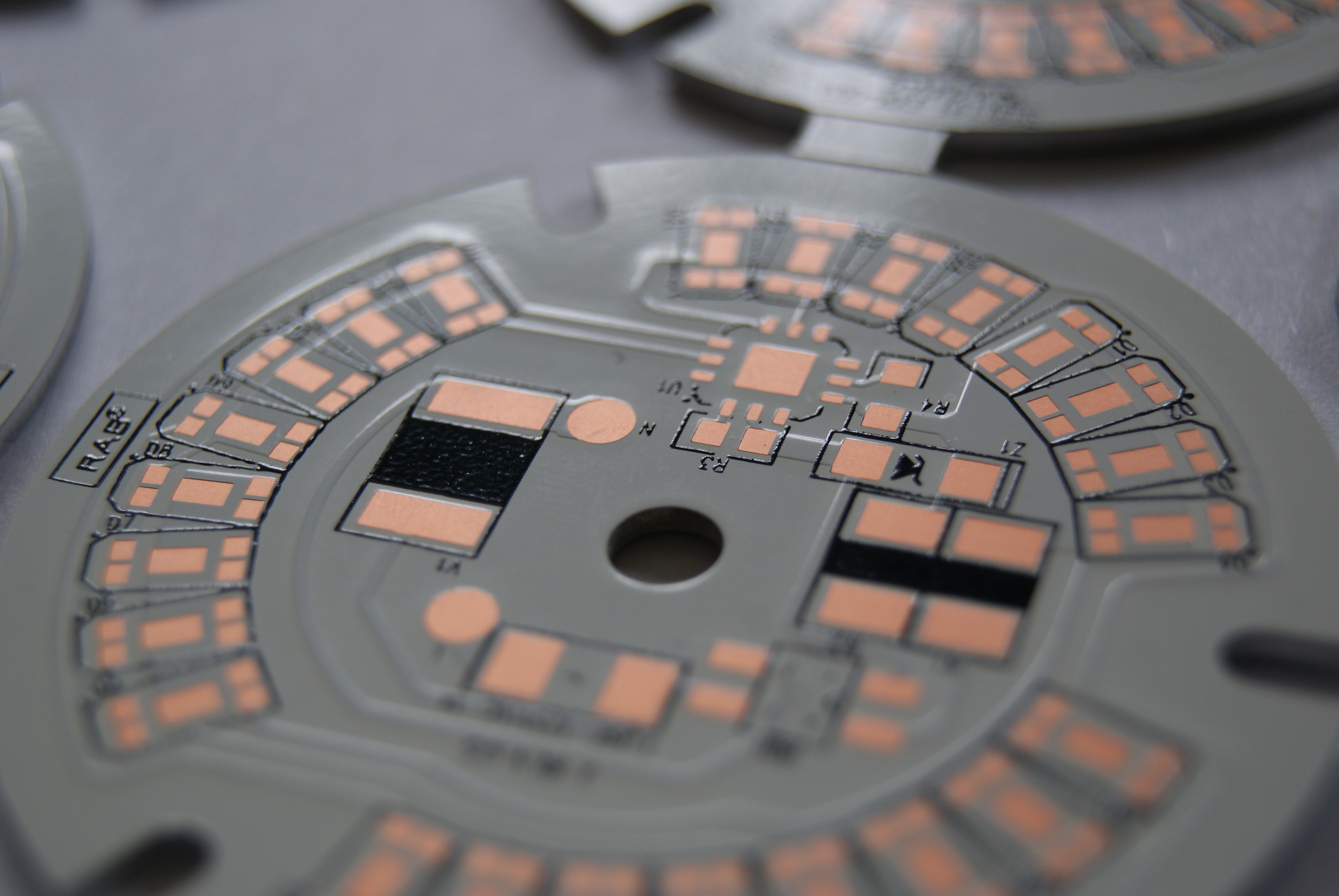 When to Use Aluminum Base PCBs Instead of FR4 in Your Electronics