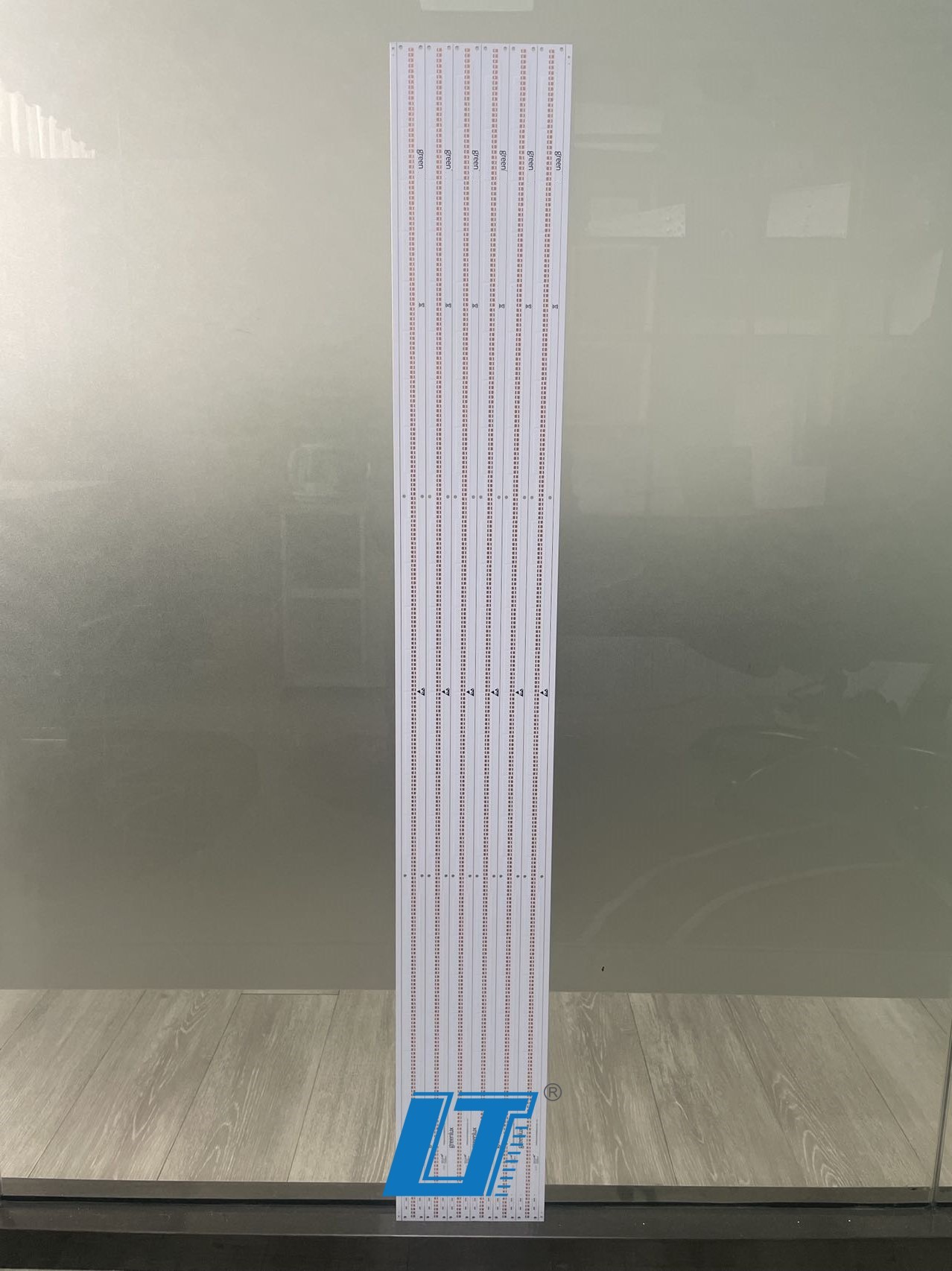 Production challenge posed by double-sided printed circuit boards longer than 1.8 meters