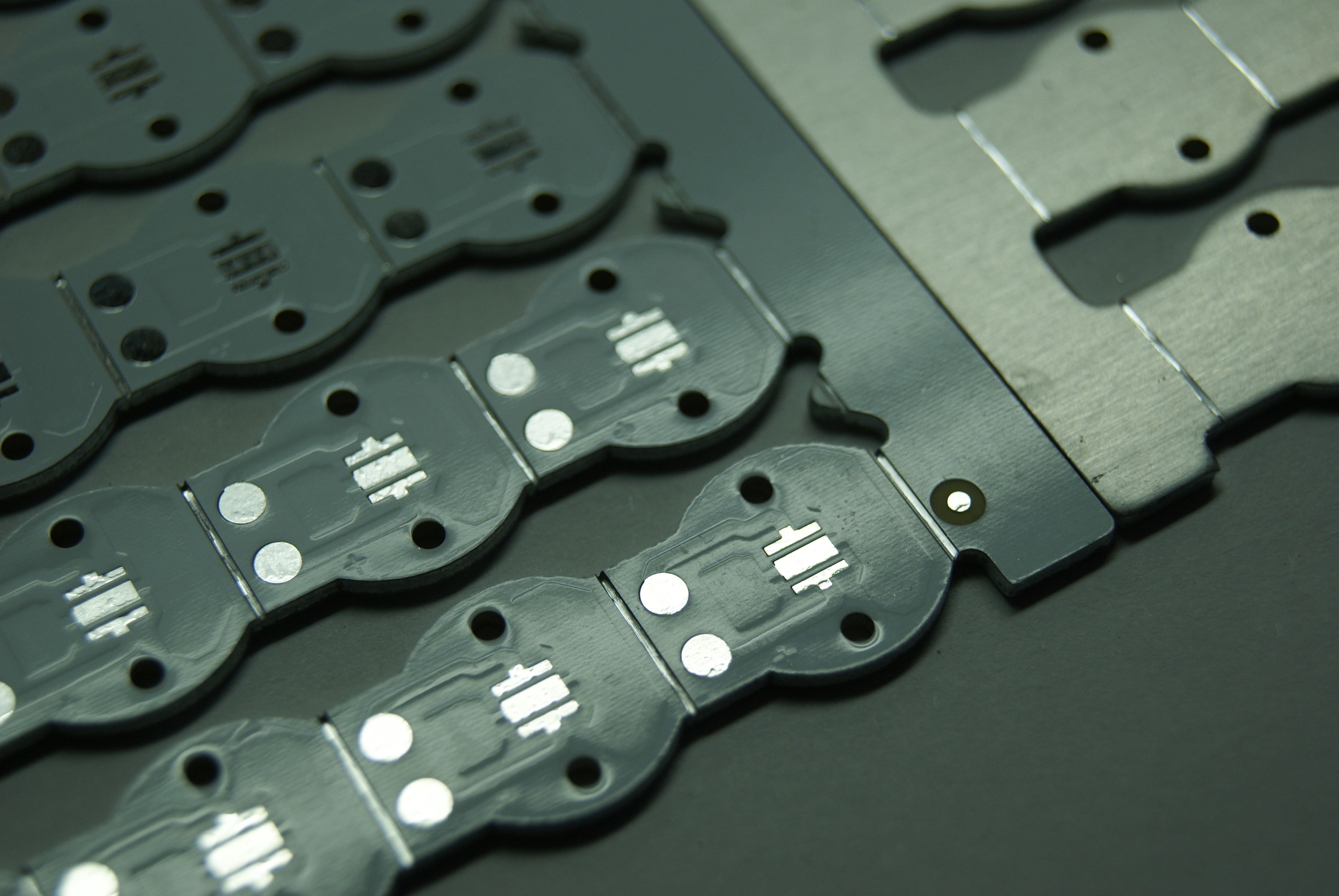 Comparing Aluminum, FR4, and Flexible LED PCBs for Your Needs