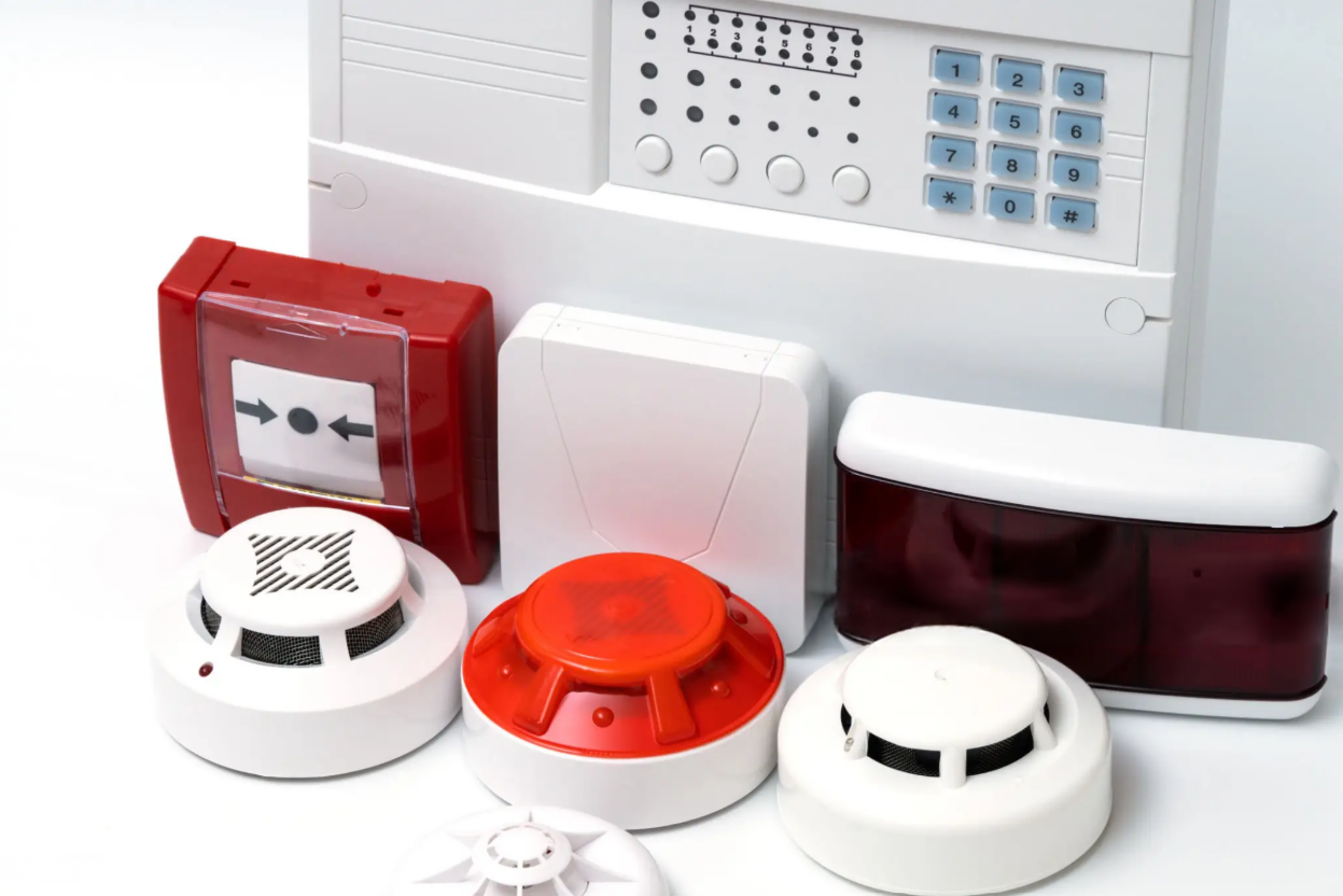 Key Differences Between Residential and Commercial Fire Alarm Systems