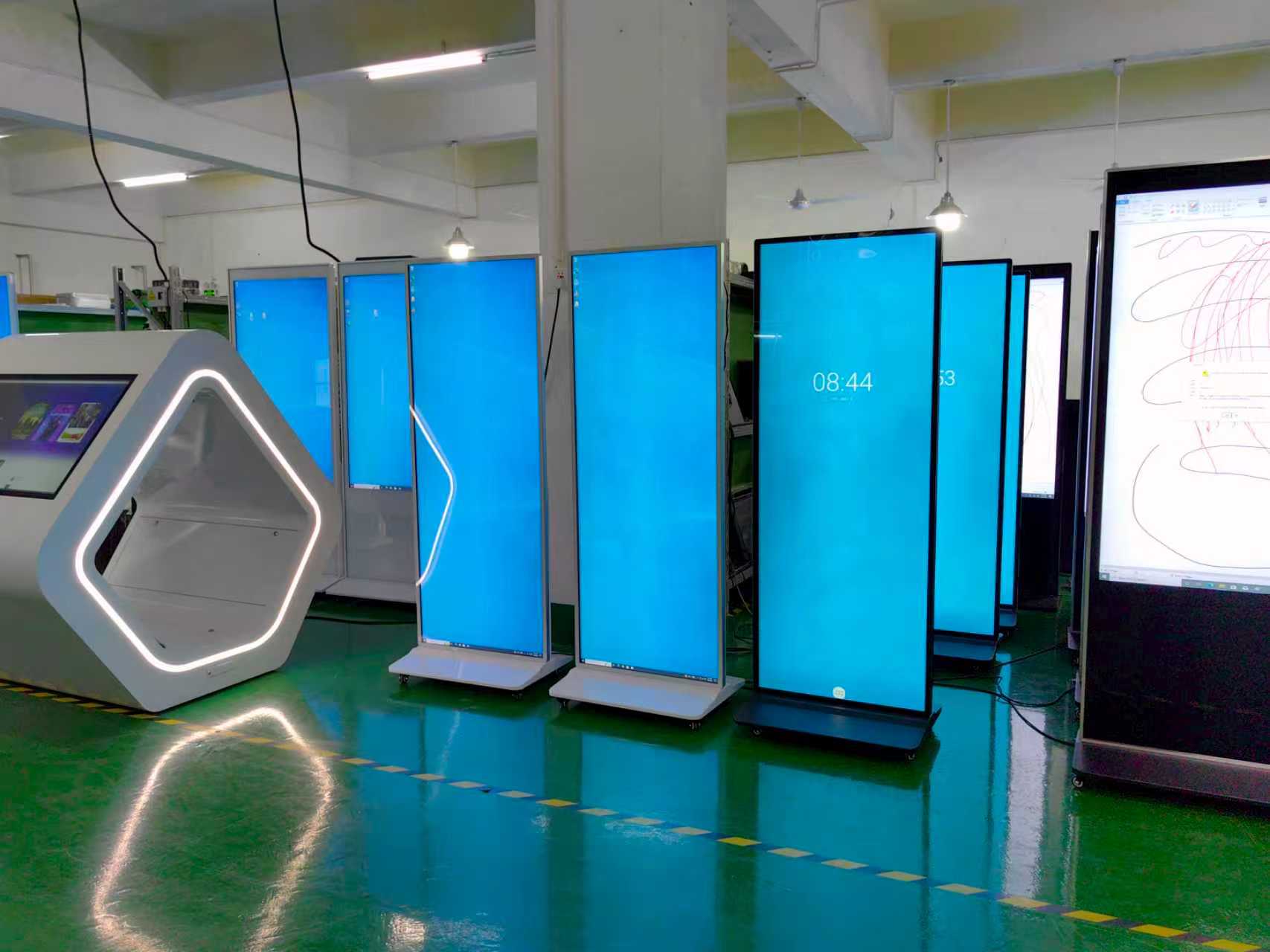 Best design of FULL screen LCD display signage kiosks in market 2026