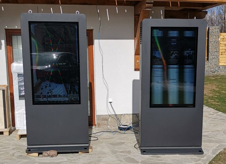 Why outdoor signage gets dark under the sun and how to solve it