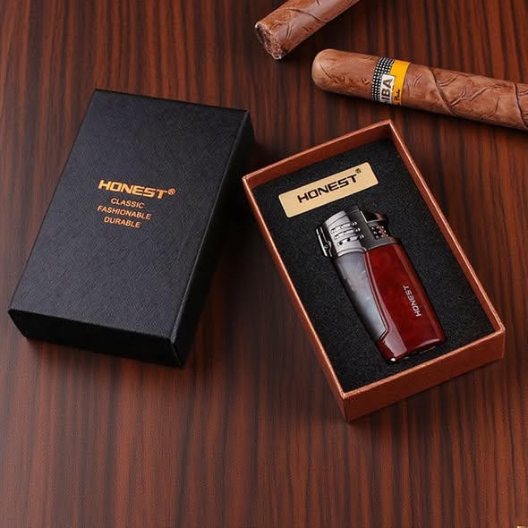Triple Jet Flame Lighters That Make Cigars Shine