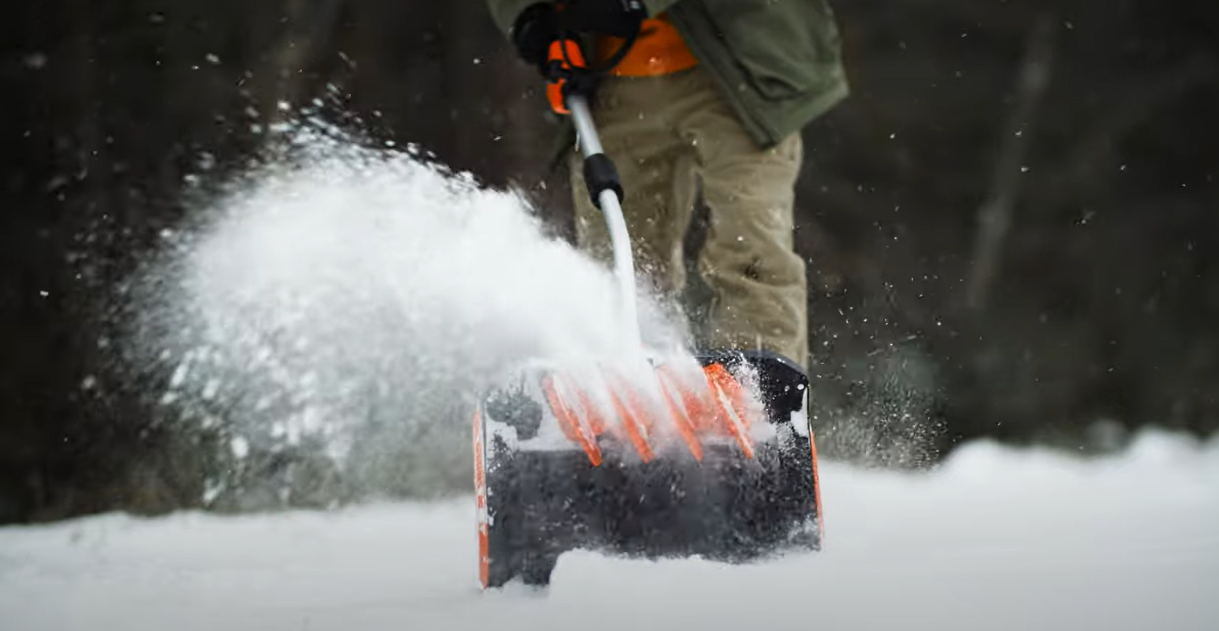 Why Choose an Electric Snow Thrower?