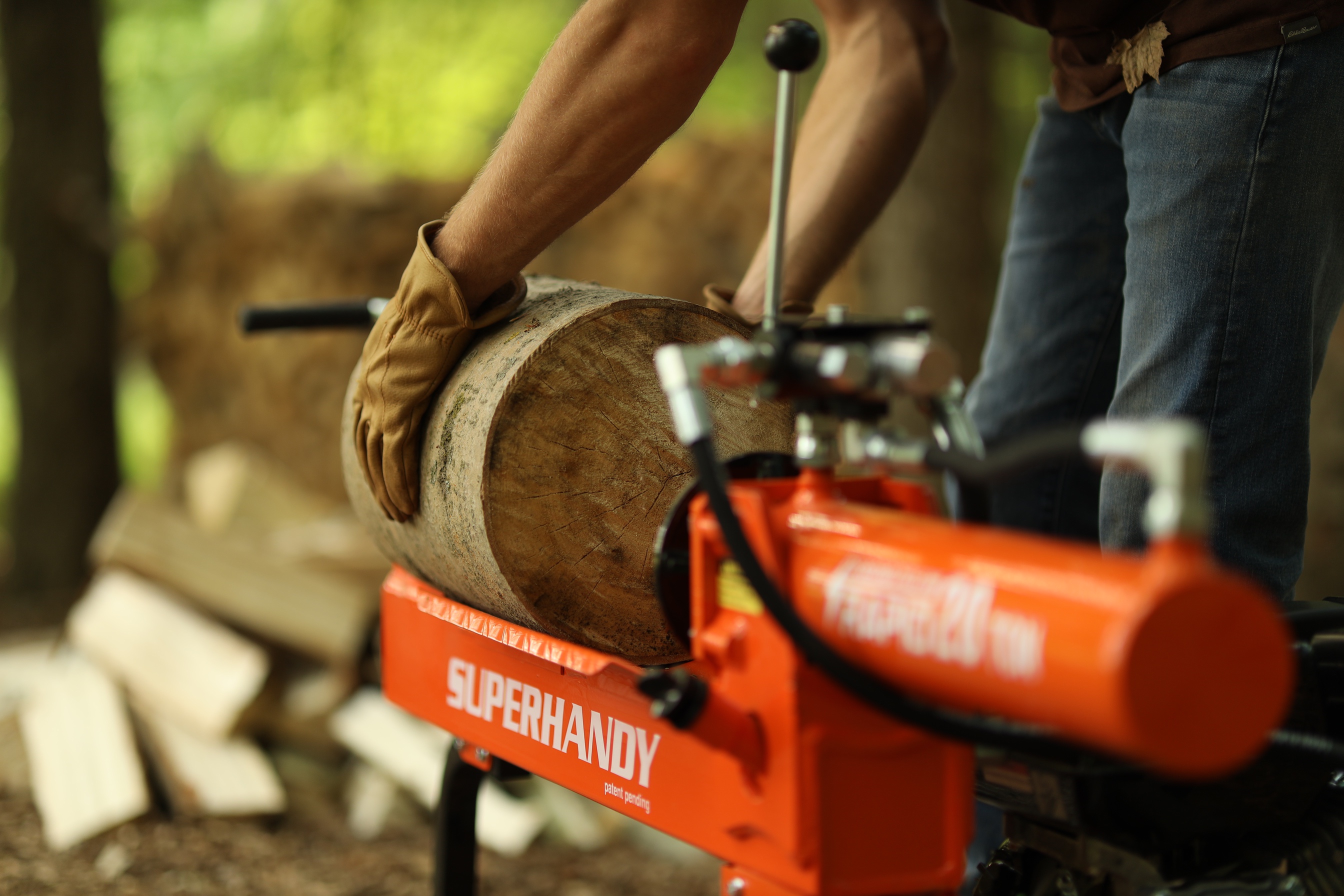 Gas-powered log splitter experiences