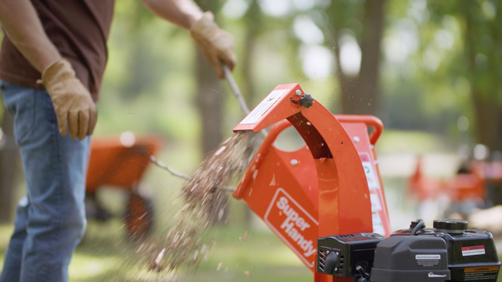 SuperHandy wood chipper