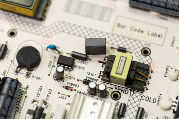 What is the 78L05 Voltage Regulator and Its Uses