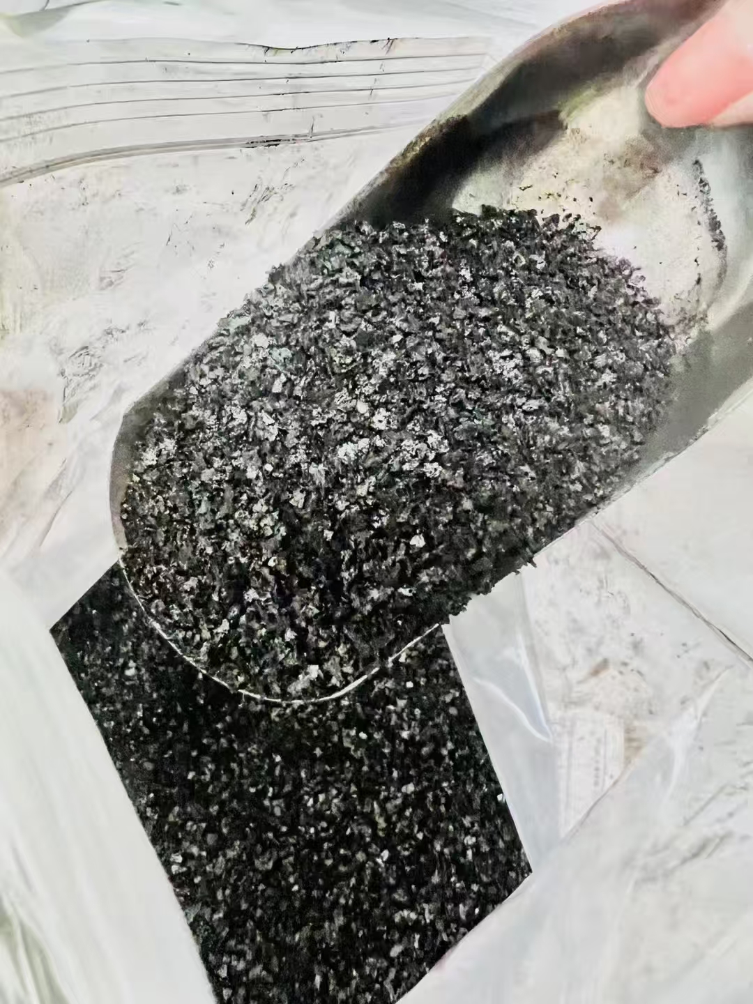 Humic Acid Fertilizer vs Seaweed Extract Fertilizer Key Differences and Benefits