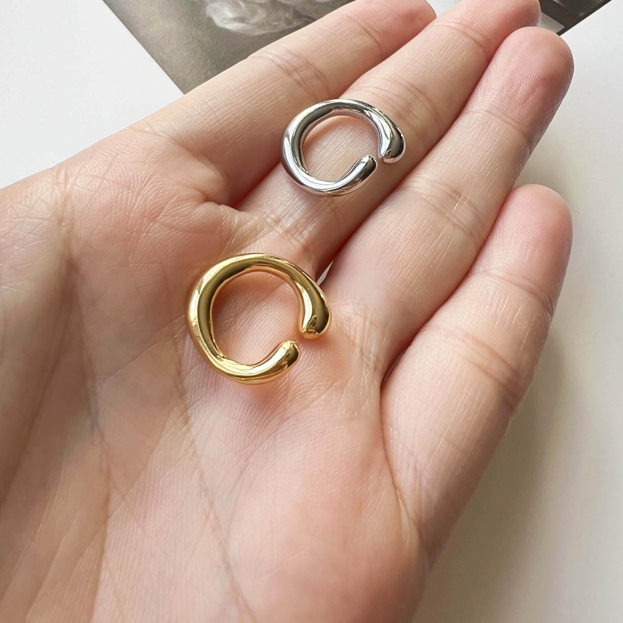 Choisir des piercings faux réalistes