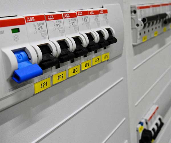 SMC composite material for electrical parts