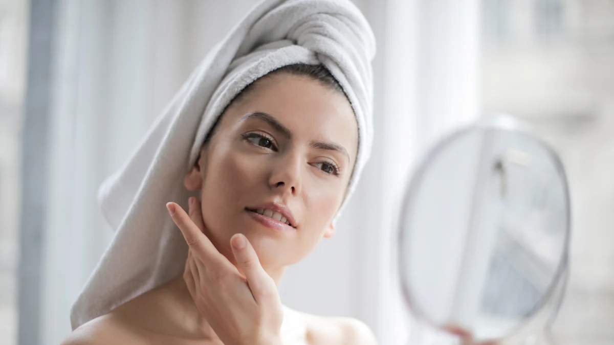 “Morning vs. Night Routine: What’s the Difference?”: Why your skin needs different care during the day and at night.