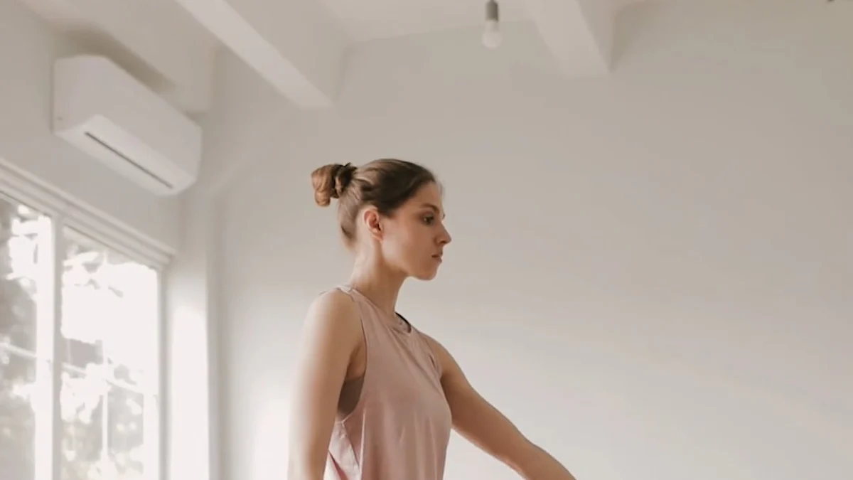 Πώς να Εκτελέσετε τη Στάση Warrior 2 στη Γιόγκα