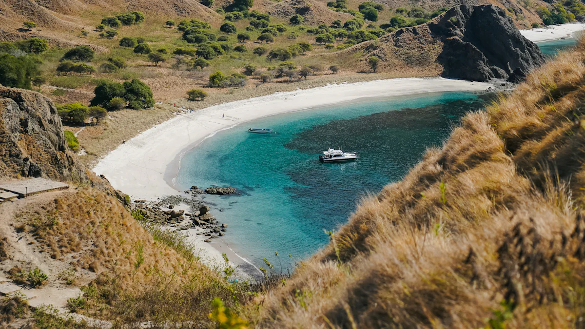 5. Pulau Komodo