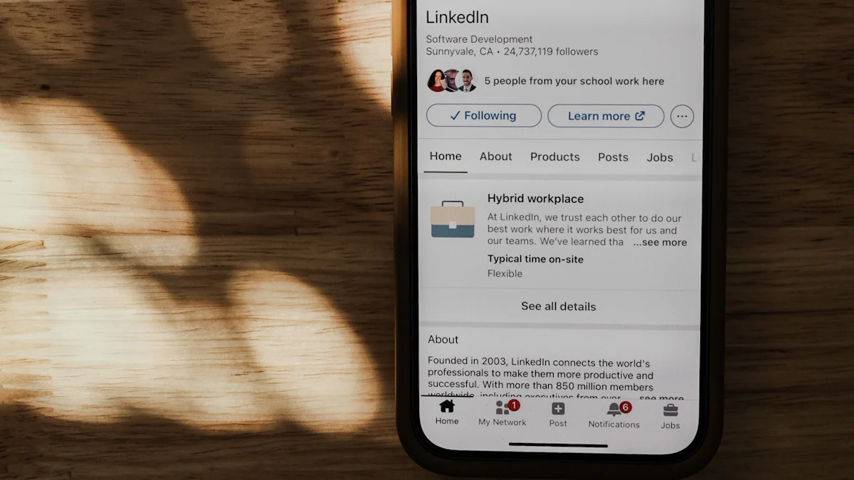 Naviguer sur LinkedIn pour trouver des articles collaboratifs