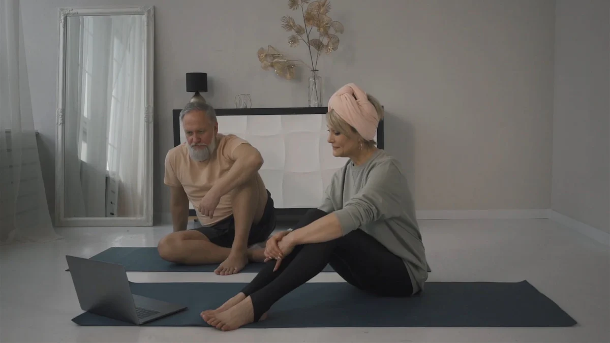 Benefici Specifici dello Yoga sulla Sedia per Anziani