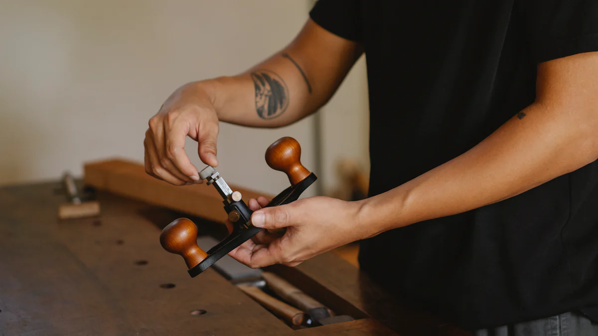 Using the Hand Groover Tool