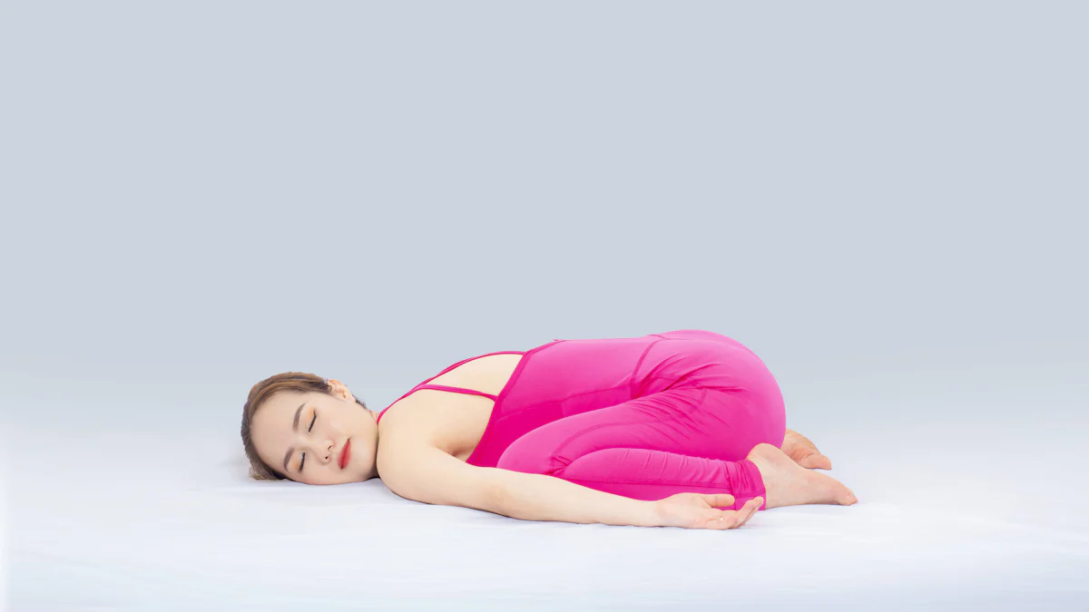 Praktische Yoga-Übungen für besseren Schlaf