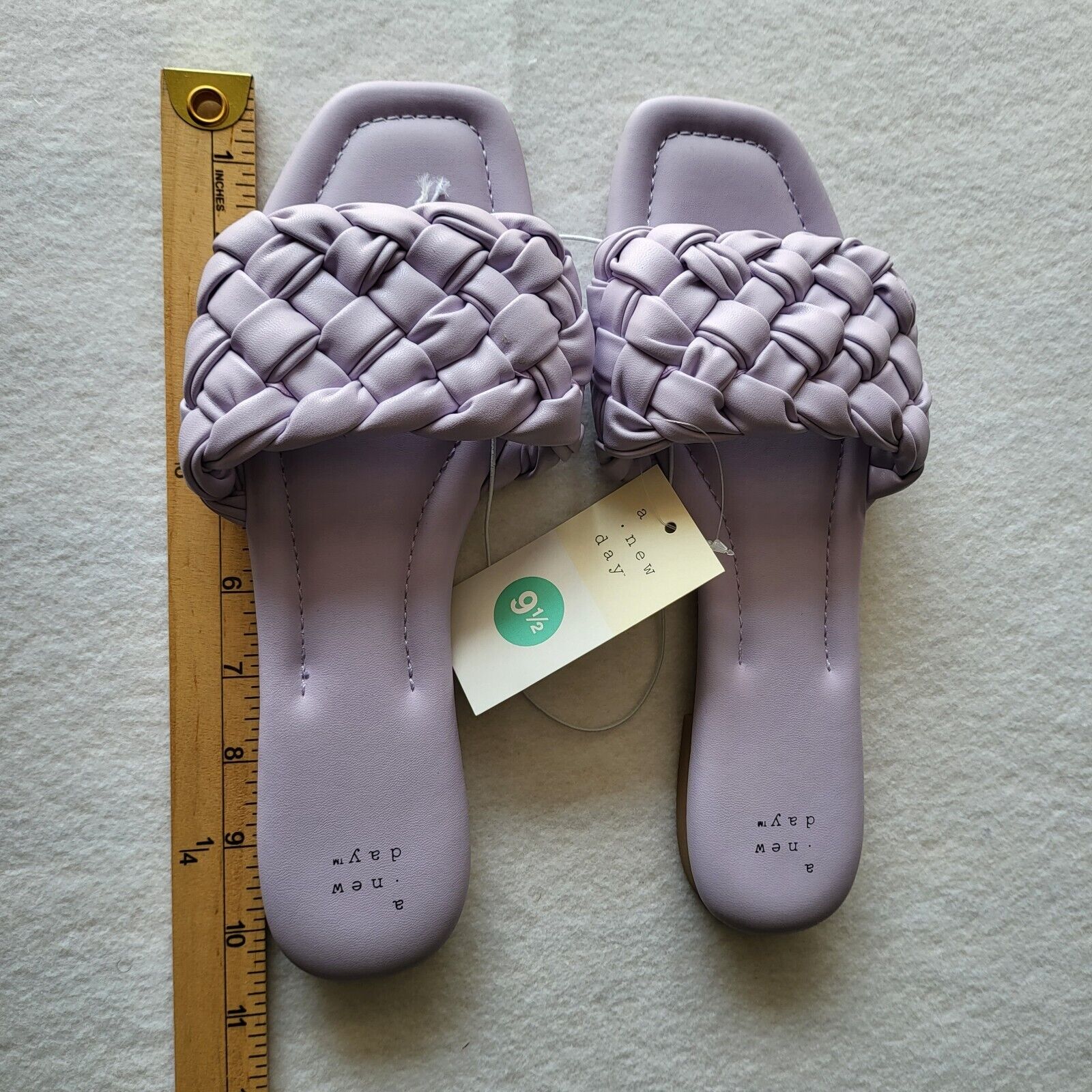 Comparing Slip On Sandals and Traditional Sandals: Pros and Cons