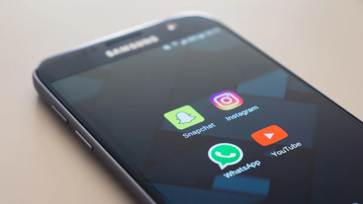 Maximiser la visibilité de votre marque grâce aux chaînes WhatsApp