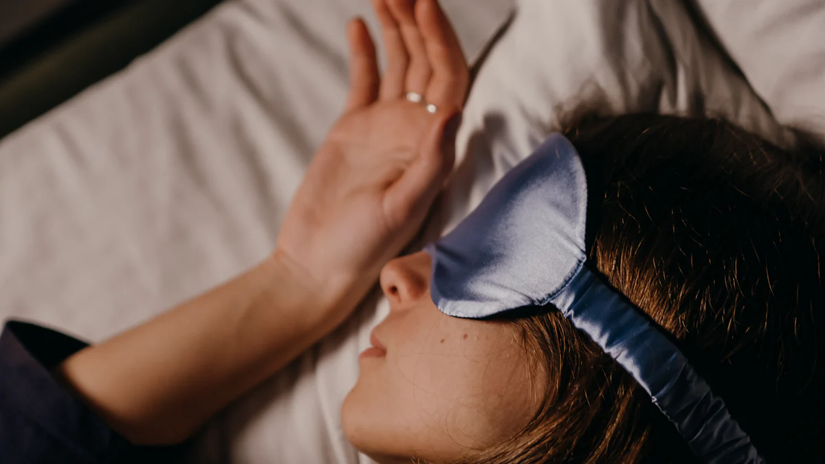 Hogyan javítják a selyemszemmaszkok az alvást