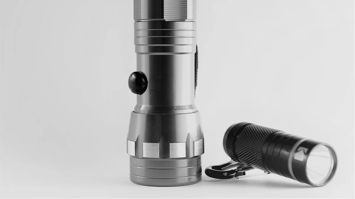 Zoomable Power Display Flashlight