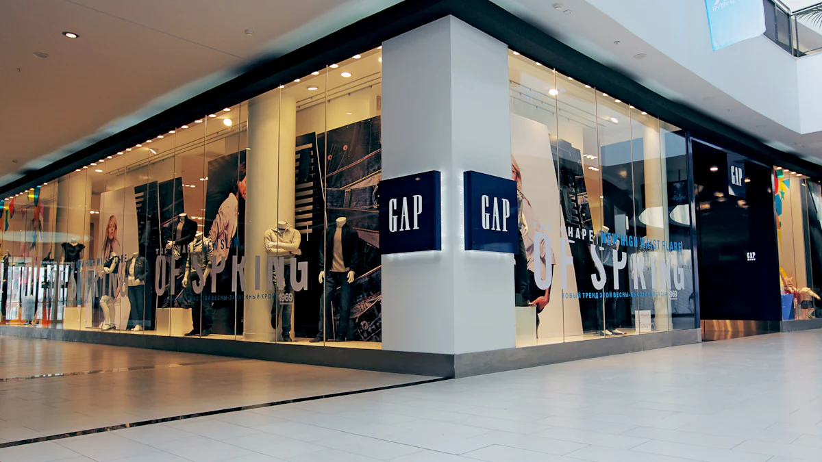 Understanding the Gap Between E-Commerce and Online Retail