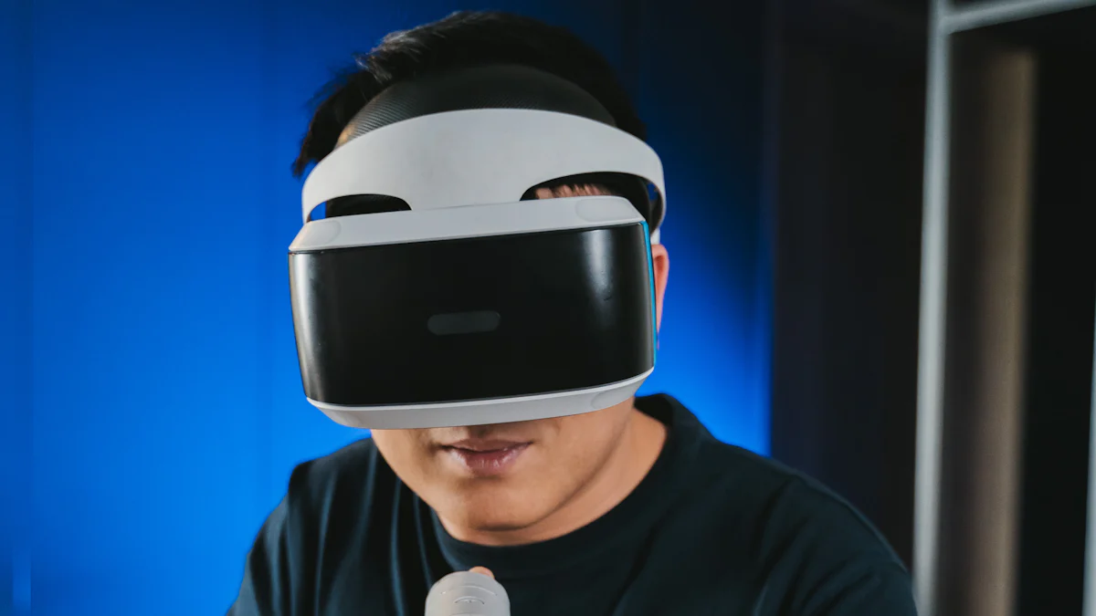 Understanding Virtual Reality Systems for New Users