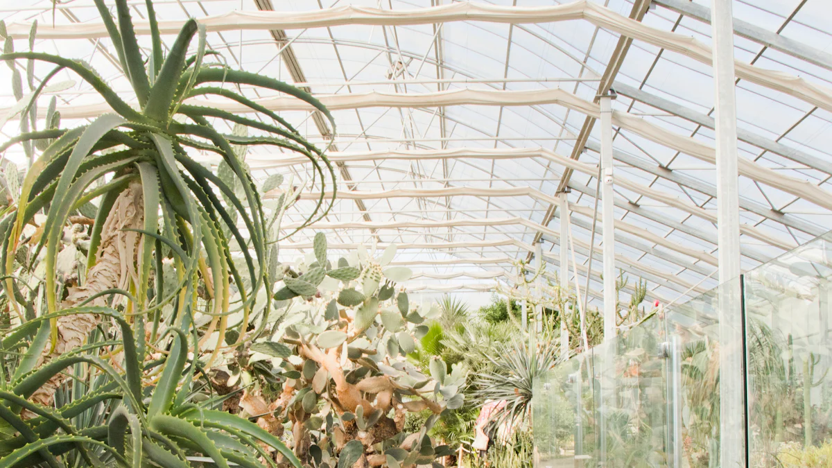 10 estructuras de invernadero asequibles para tu jardín - Miilkiia, image size:1200x675
