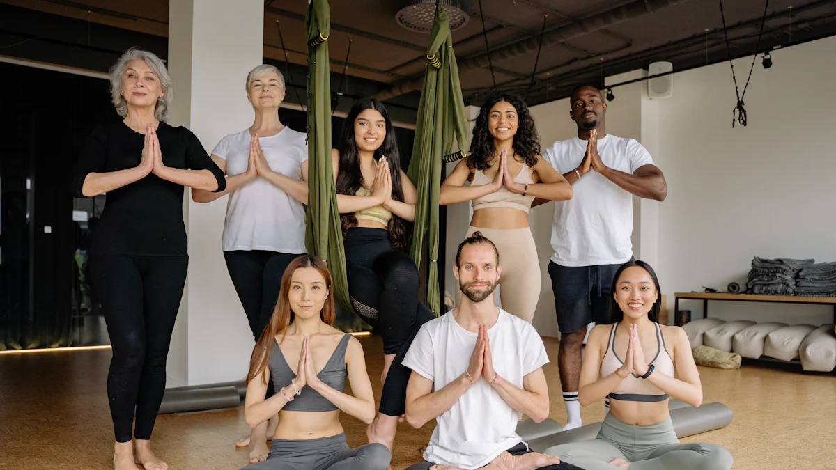 What is the Philosophical Essence of Karma Yoga in Hindi