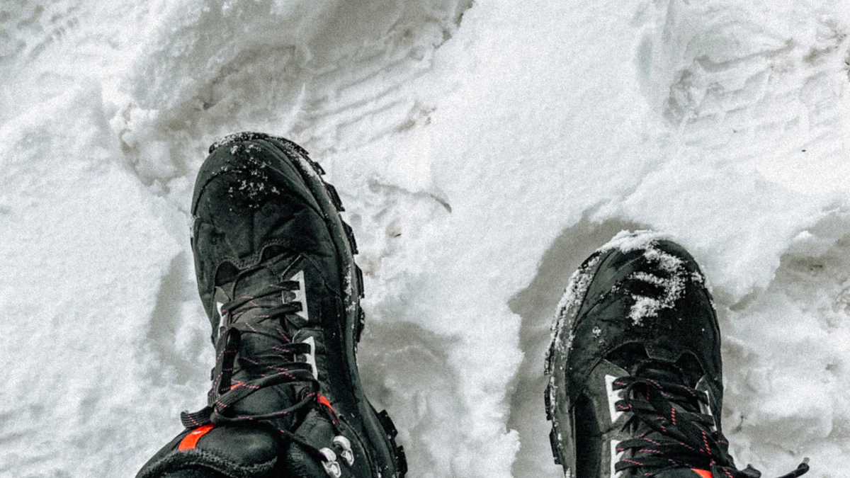 Thin Hiking Socks Vs Thick: Weather Conditions