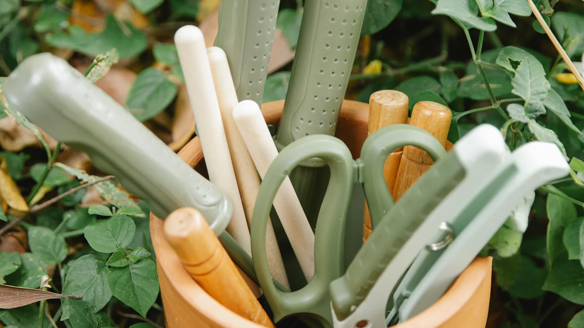 Hais txog Eco-friendly lossis Organic Gardening Tools