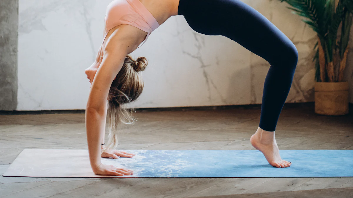 Топовые леггинсы для йоги с высокой талией: обзор брендов