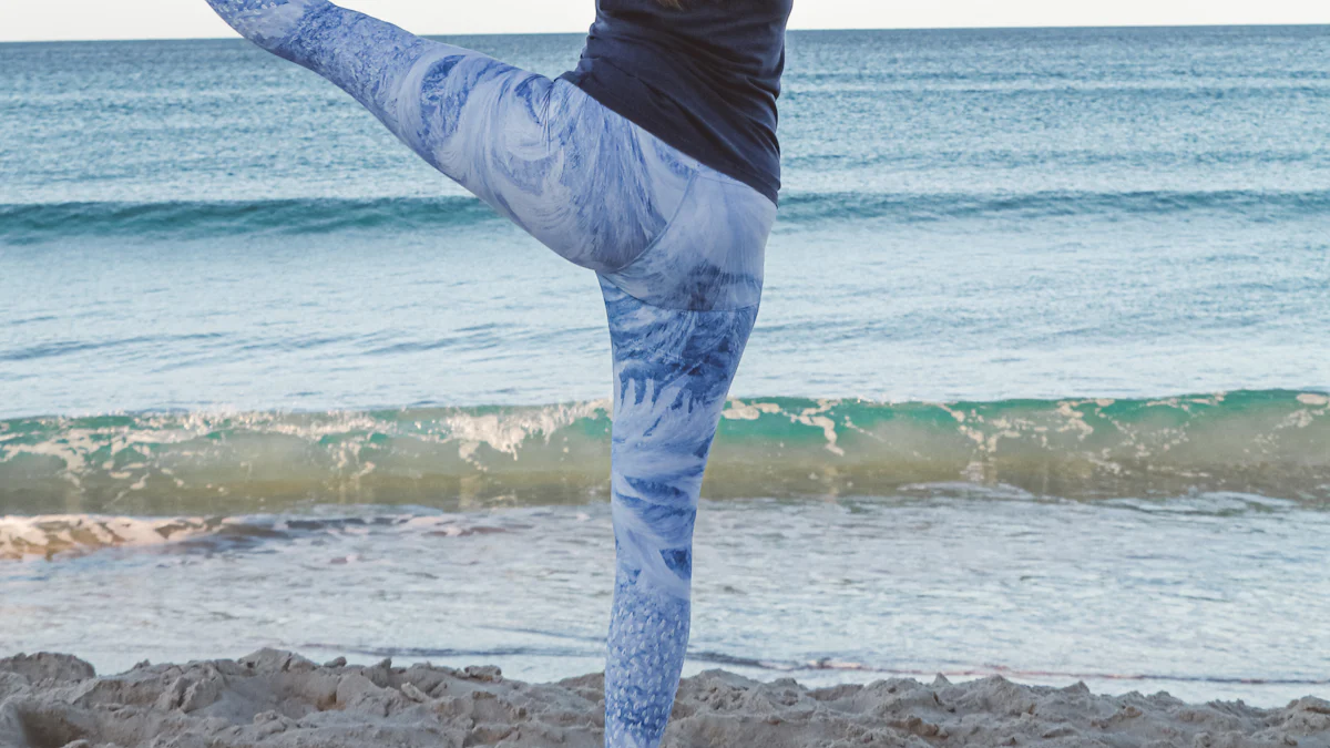 Hot babes в лучших йога-брюках