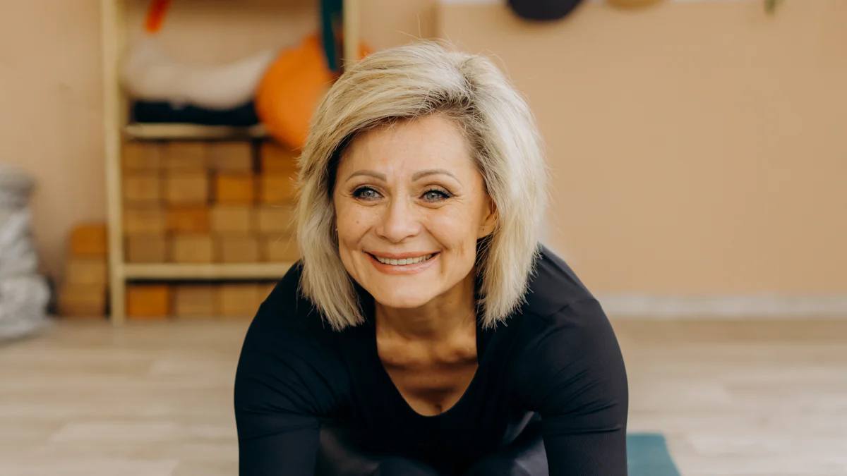 Stuhl-Yoga für Senioren leicht gemacht