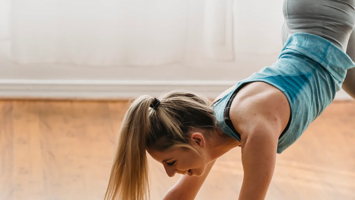 Yoga para Dores de Cabeça Tensionais: Postura do Cachorro Olhando para Baixo (Adho Mukha Svanasana)