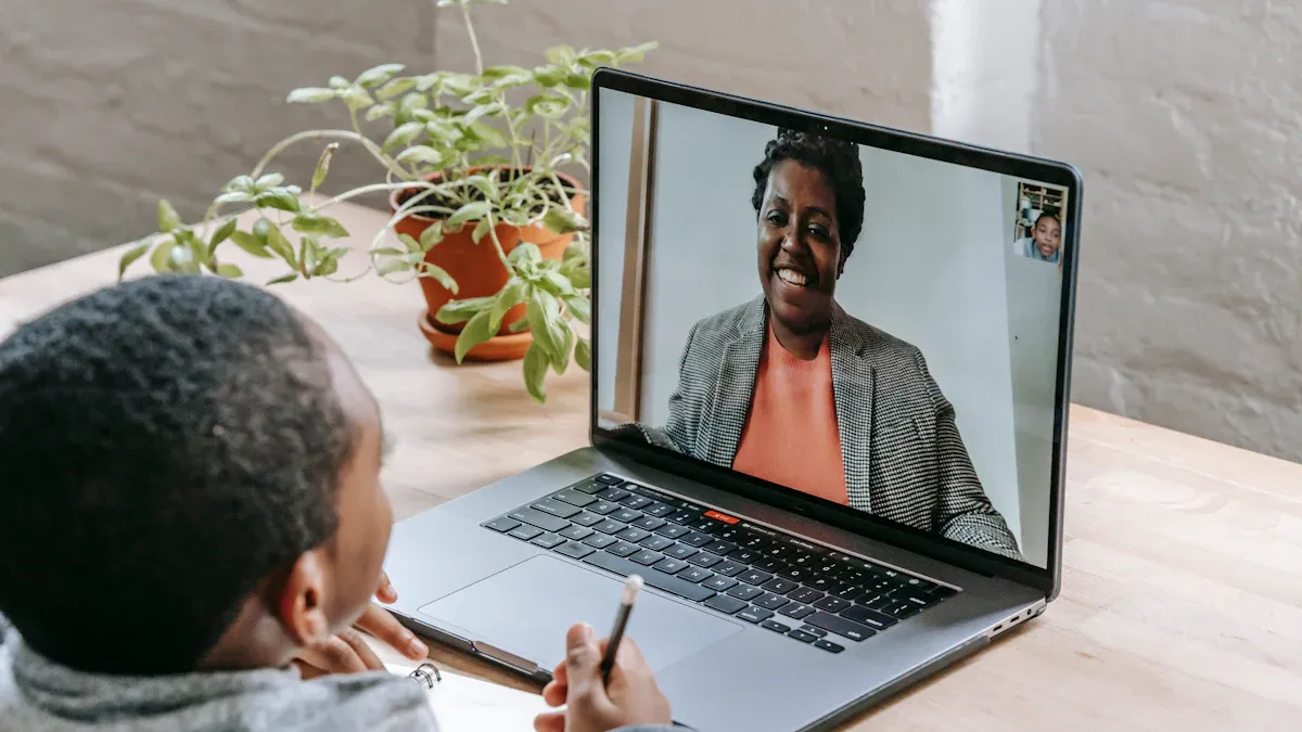 Human Tutors vs Online Learning: Bridging the Gaps