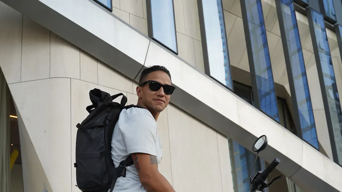 REX E-Bike Commuter+ vs Gazelle Ultimate C8 HMB
