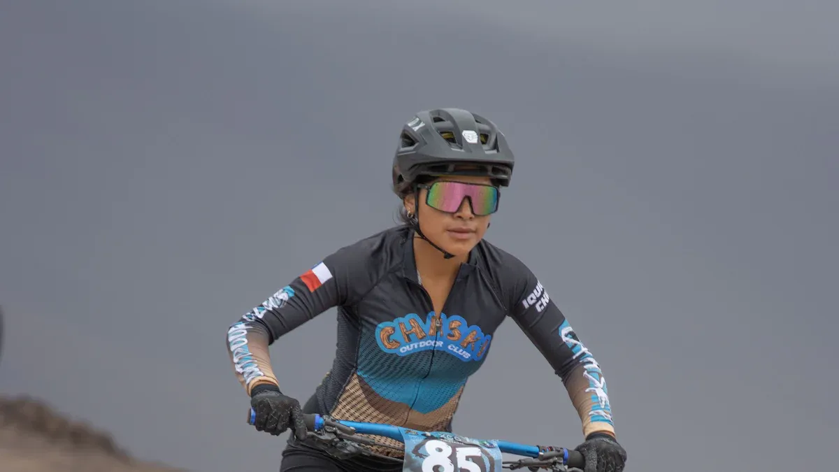 Mountainbike damen: Merkmale, Passform und Leistung