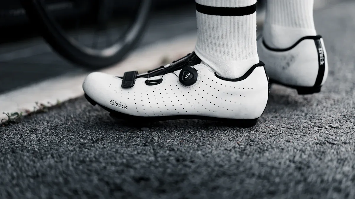 Gravel Bike Schuhe vs. Mountain Bike Schuhe: Wichtige Unterschiede und Top-Empfehlungen für gemischtes Terrain