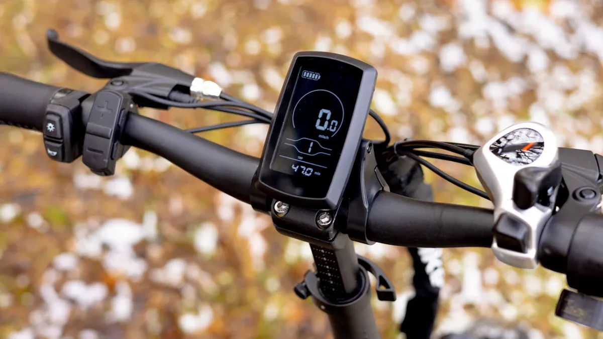 Battery & Range: Shimano 160 km on a single battery charge