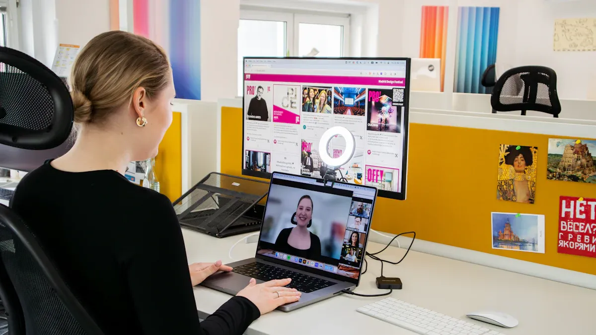 5 Ways Digital Display Signage Can Revolutionize Your Office Communication and Culture