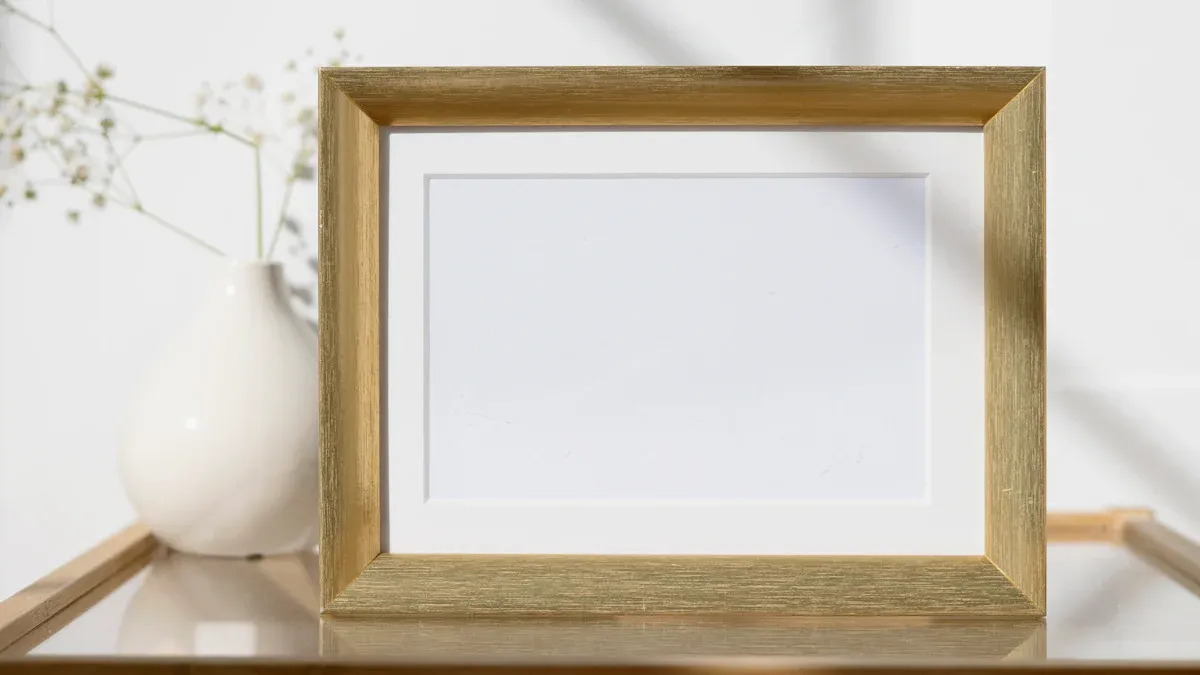 Enhancing Visual Impact: How to Choose the Perfect Digital Signage Display Frame for Your Environment